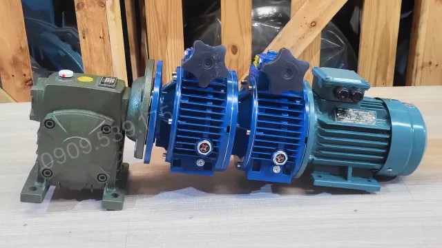 Motor giảm tốc 3 cấp (2 UDL 2.2kW và 1 WPDS 120) - Ảnh 2