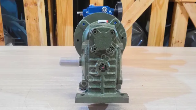 Motor giảm tốc 3 cấp (2 UDL 2.2kW và 1 WPDS 120) - Ảnh 5