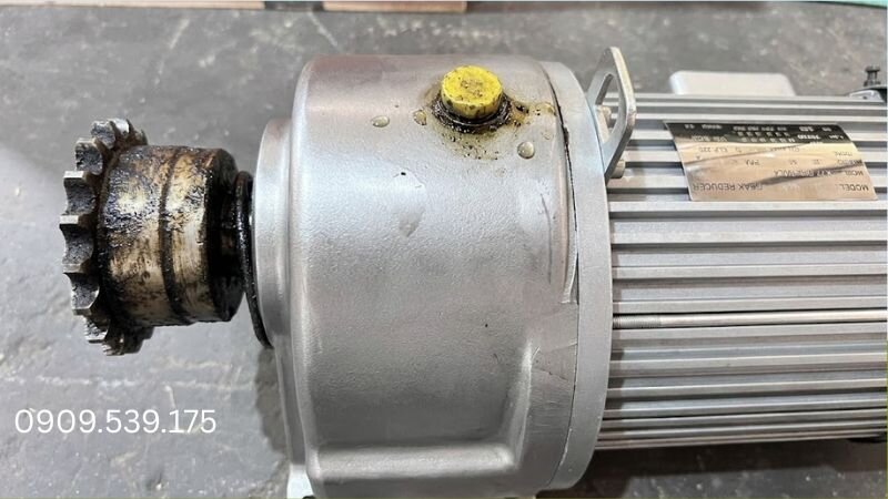 Các vị trí gây rò rỉ dầu trong motor giảm tốc