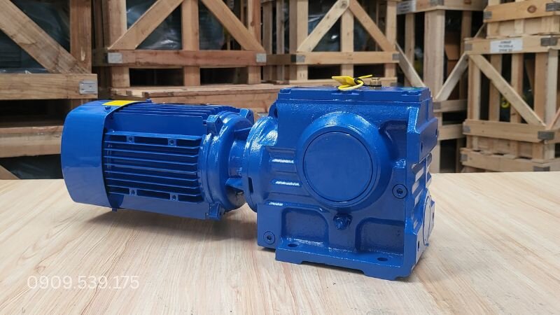 Động cơ giảm tốc vuông góc S truyền động êm ái, tải nặng