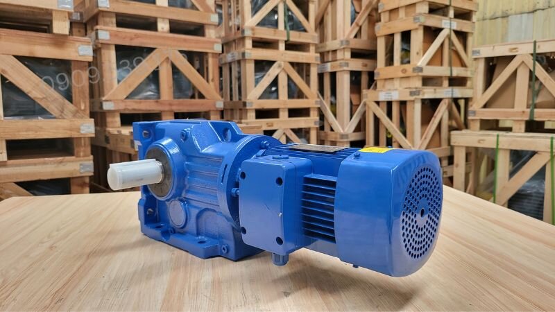 Motor giảm tốc bánh răng hiệu suất cao cho công nghiệp