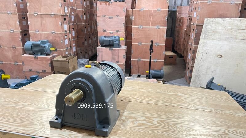 Đo điện trở cách điện trước khi cấp nguồn